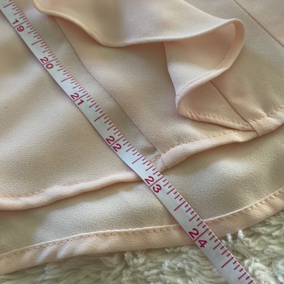 White House/Black Market Soft Peach Sleeveless Ruffle Front Top EUC  - Size 2 - Picture 10 of 14